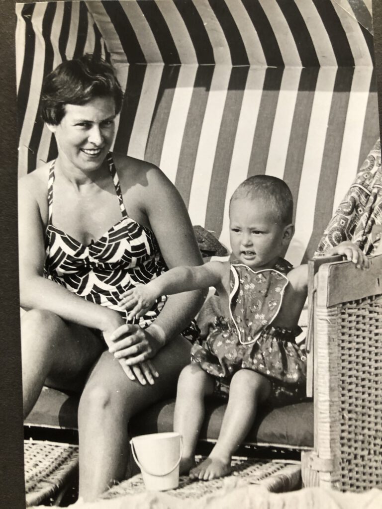Mein Strandkorb auf Sylt im Jahre 1956
