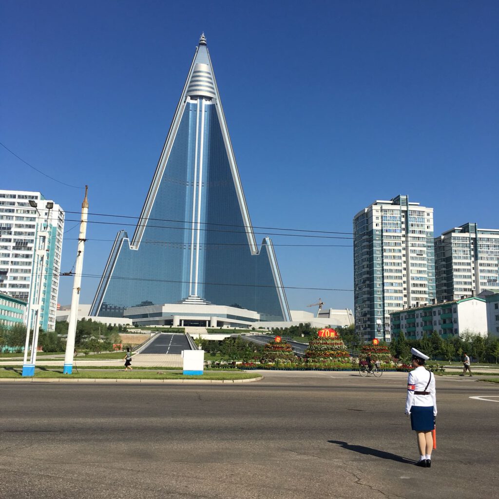 Ryugyong Hotel in Pjöngjang / Nord Korea
