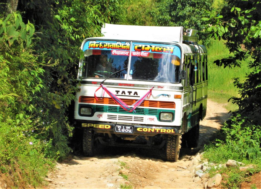 Lokaler Bus in Nepal
