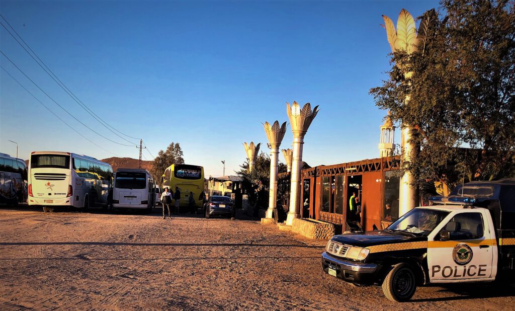 Polizeischutz zwischen Hurghada und Luxor

